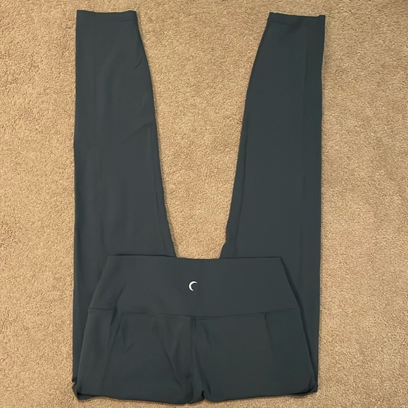 Zyia Active Hero Blue Slate Pocket Hi-Rise 7/8 Leggings - Picture 3 of 6